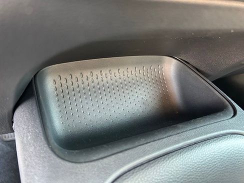 Used 2025 Toyota Corolla LE FWD image 33