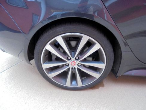 Used 2018 Jaguar XE R-Sport image 30