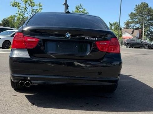 Used 2011 BMW 328i xDrive Sedan AWD/4WD image 5