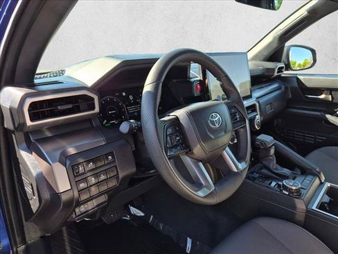 Certified 2025 Toyota Tacoma TRD Off-Road AWD/4WD image 10