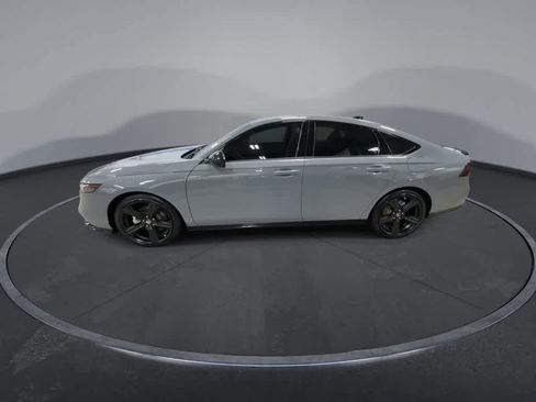 Used 2024 Honda Accord Sport image 5