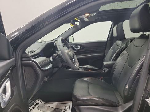 Used 2023 Jeep Compass High Altitude AWD/4WD image 3