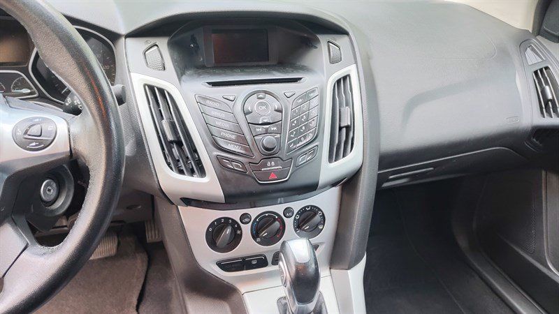 Used 2014 Ford Focus SE w/ Equipment Group 201A FWD image 12