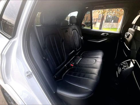 Used 2022 BMW X5 sDrive40i w/ M Sport Package RWD image 35
