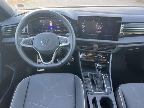 Used 2025 Volkswagen Jetta Sport image 13