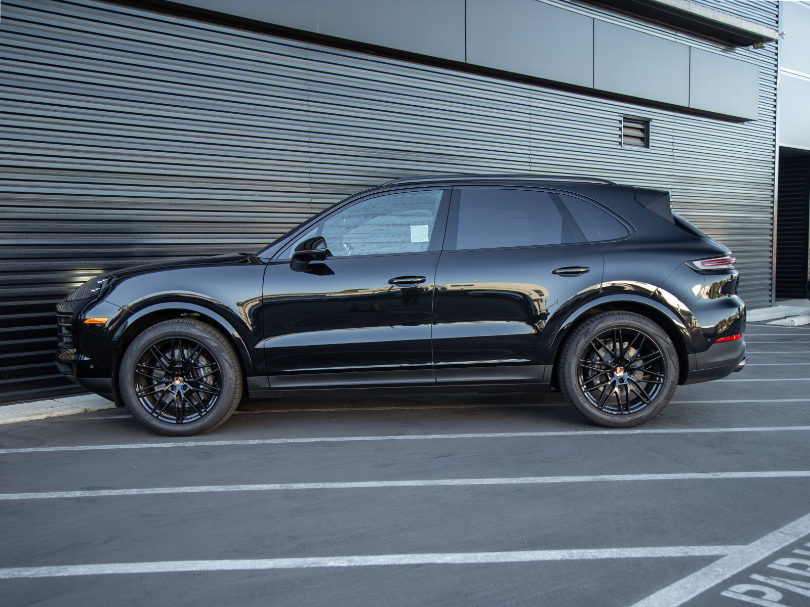 Certified 2026 Porsche Cayenne AWD/4WD image 2