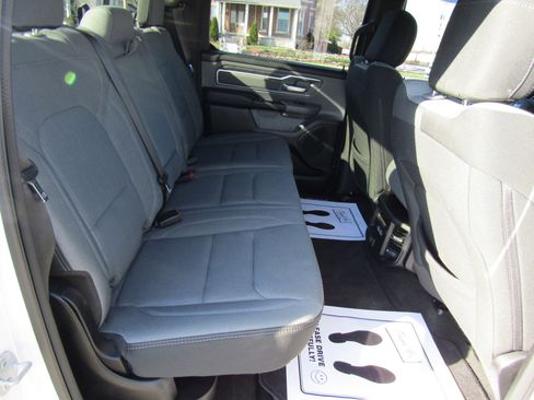 Used 2022 RAM 1500 Big Horn AWD/4WD image 18