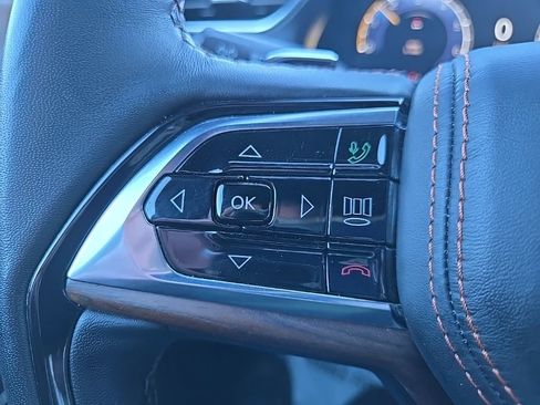 Used 2025 Jeep Grand Cherokee Summit AWD/4WD image 42