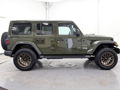 Used 2022 Jeep Wrangler Unlimited Sahara AWD/4WD image 8
