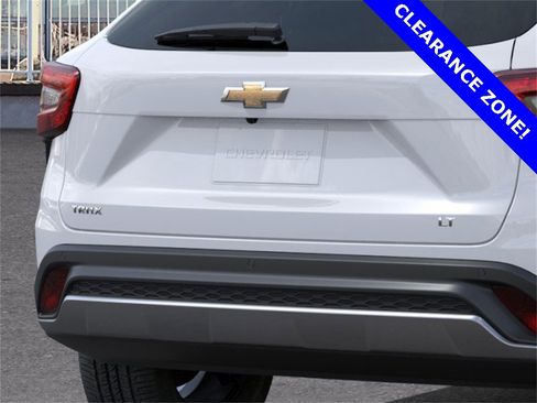 New 2025 Chevrolet Trax LT w/ Driver Confidence Package image 14
