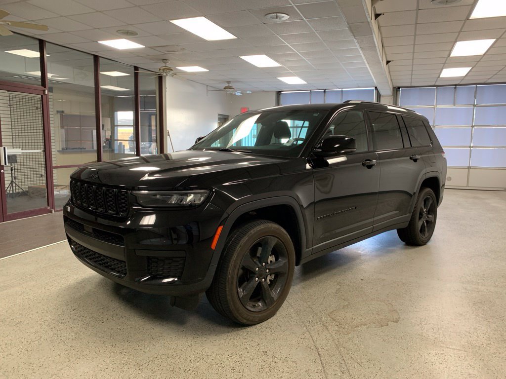 Used 2023 Jeep Grand Cherokee L Altitude AWD/4WD image 2