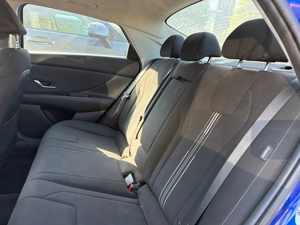Used 2025 Hyundai Elantra SEL FWD image 21
