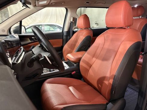 Used 2026 Kia Carnival SX Prestige FWD image 5