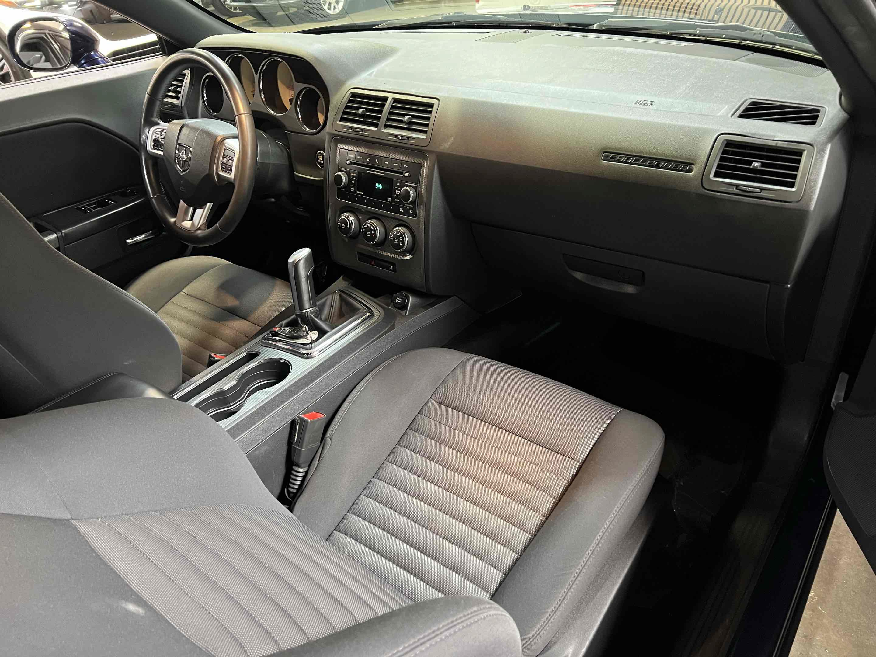 Used 2014 Dodge Challenger R/T RWD image 4