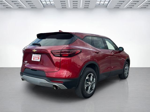 Used 2025 Chevrolet Blazer LT AWD/4WD image 4