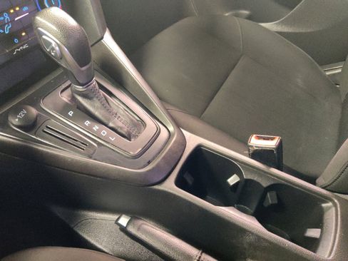 Used 2018 Ford Focus SE FWD image 26