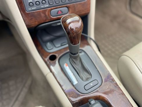 Used 2003 Volvo C70 LT image 27