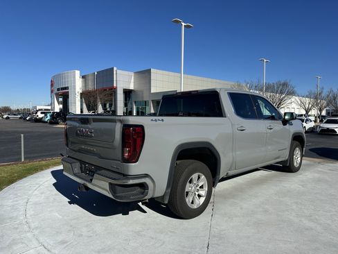 Used 2024 GMC Sierra 1500 SLE image 10