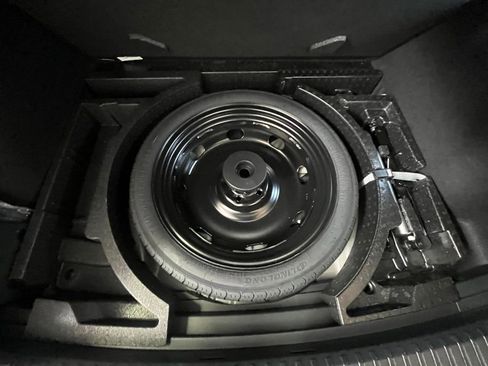 Certified 2025 Volkswagen Taos S image 31