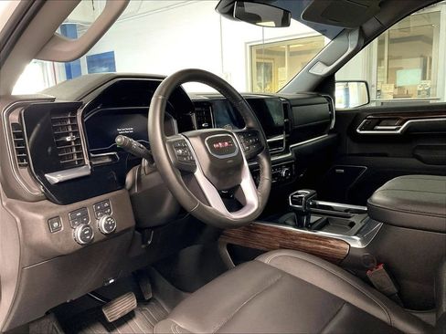 Used 2025 GMC Sierra 1500 Elevation w/ Elevation Premium Package AWD/4WD image 8