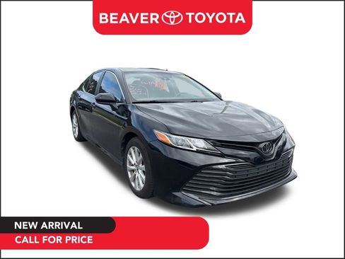 Used 2019 Toyota Camry LE image 1