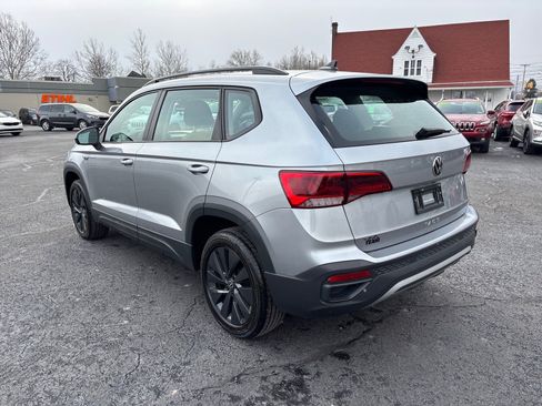 Used 2022 Volkswagen Taos S w/ IQ Drive S Package image 5