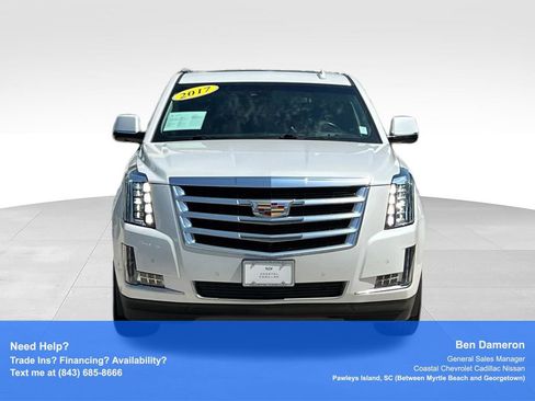 Used 2017 Cadillac Escalade Luxury AWD/4WD image 2