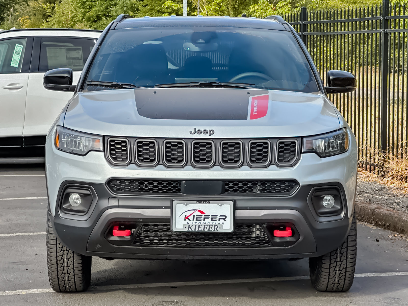 Used 2025 Jeep Compass Trailhawk AWD/4WD image 8