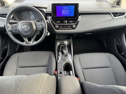 Used 2025 Toyota Corolla LE image 8