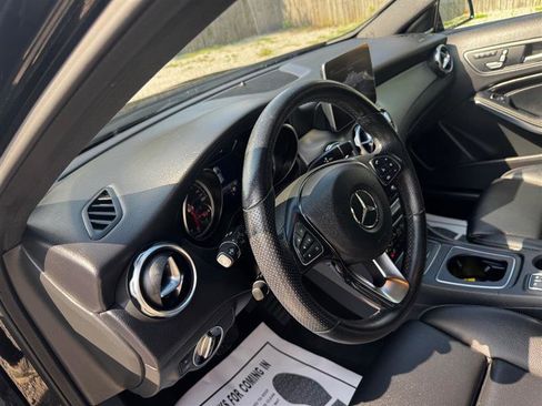 Used 2020 Mercedes-Benz GLA 250 4MATIC image 32