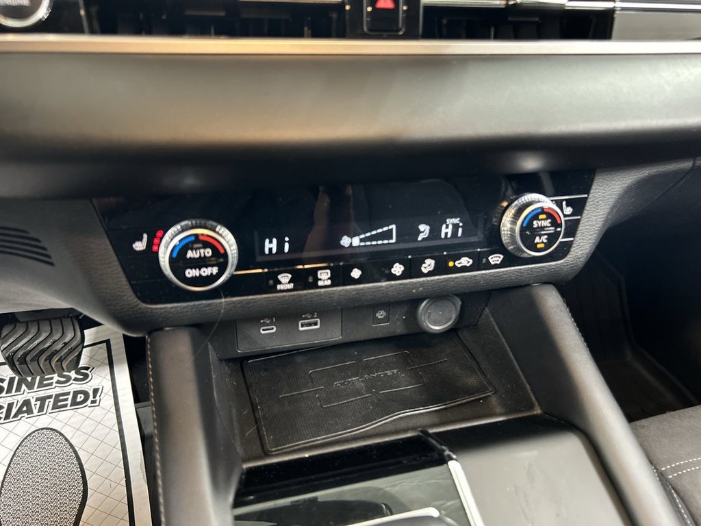 Used 2024 Mitsubishi Outlander SE AWD/4WD image 17