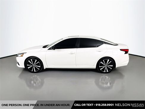 Used 2019 Nissan Altima 2.5 SR w/ SR Premium Package image 8
