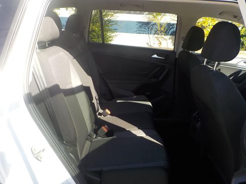 Used 2021 Volkswagen Tiguan S image 14