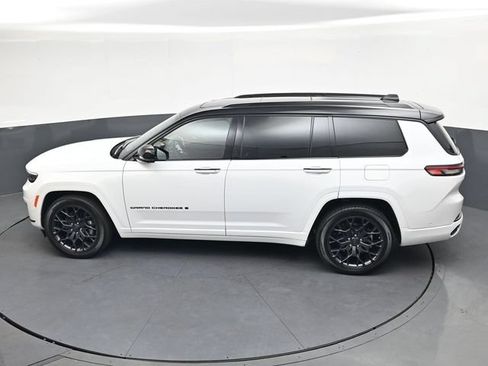 Used 2025 Jeep Grand Cherokee L Summit AWD/4WD image 29