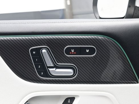 Used 2021 Mercedes-Benz GLB 35 AMG 4MATIC image 11