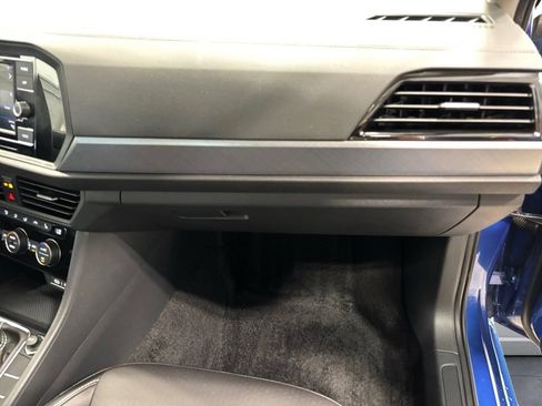 Used 2023 Volkswagen Jetta SE FWD image 17