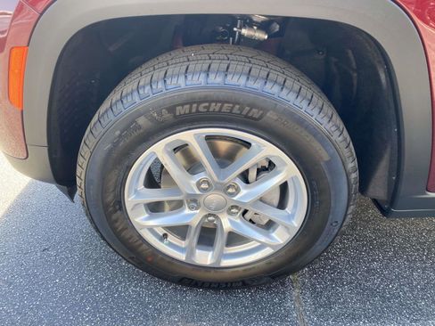 New 2025 Jeep Grand Cherokee Laredo X image 15