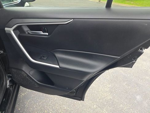 Used 2021 Toyota RAV4 XLE FWD image 8