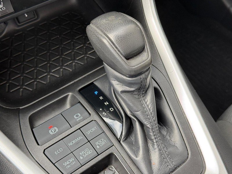 Used 2022 Toyota RAV4 XLE w/ Convenience Package AWD/4WD image 27
