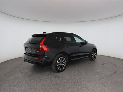 Used 2023 Volvo XC60 B5 Plus image 19