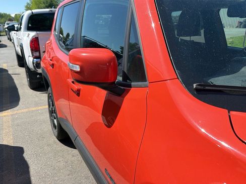 Used 2020 Jeep Renegade Altitude AWD/4WD image 5