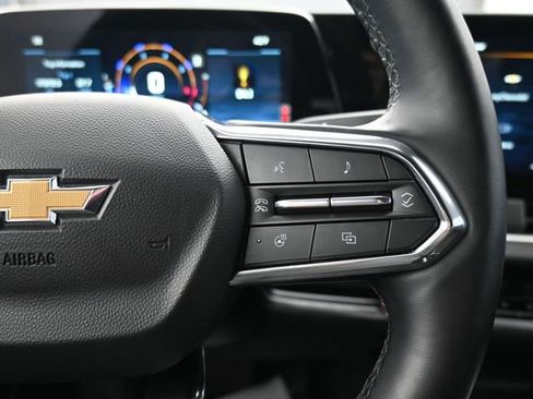 Used 2025 Chevrolet Equinox LT image 16