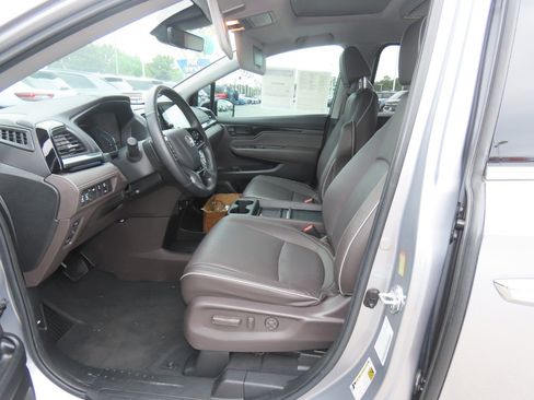 Used 2023 Honda Odyssey Elite image 25