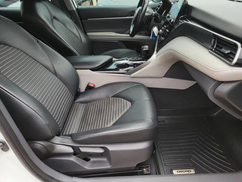 Used 2024 Toyota Camry SE FWD image 10