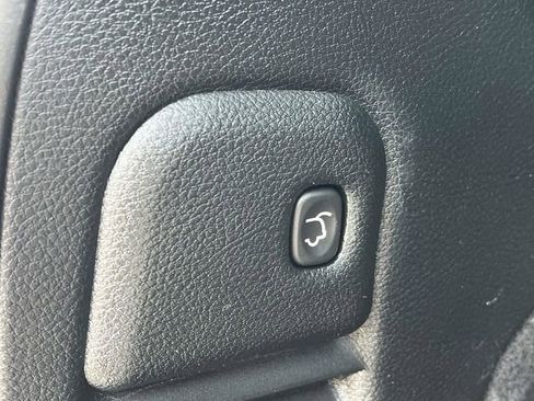 Used 2018 Jeep Grand Cherokee Limited image 22