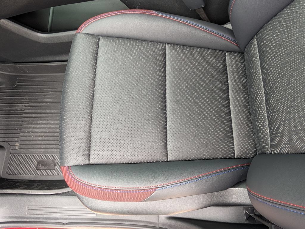 New 2026 Chevrolet Equinox RS w/ Safety and Technology Package FWD image 10
