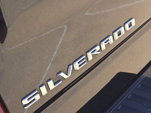 Used 2023 Chevrolet Silverado 1500 Custom AWD/4WD image 11