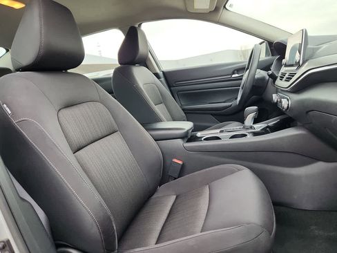 Used 2024 Nissan Altima 2.5 SV image 18