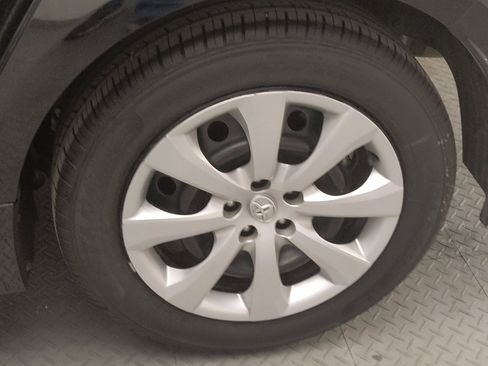 Used 2025 Toyota Corolla LE FWD image 31