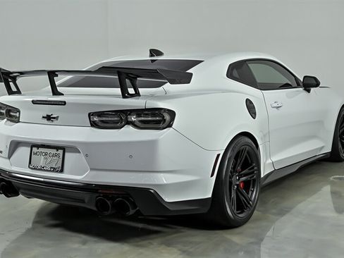 Used 2020 Chevrolet Camaro ZL1 RWD image 10